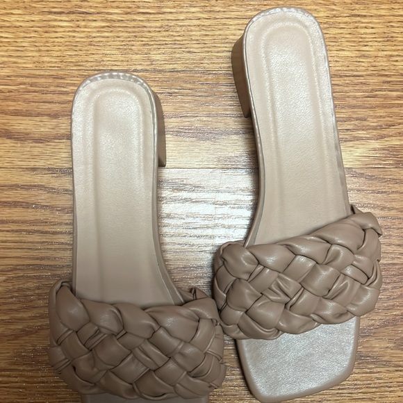 Sandals size 7/12 - Picture 2 of 3